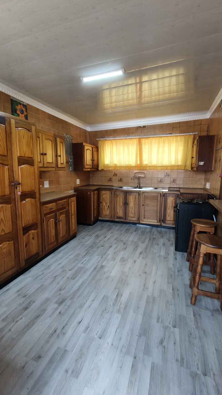 5 Bedroom Property for Sale in Hennenman Free State